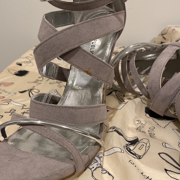 Grey and silver high heels - Picture 7 of 7